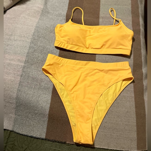 Size XL yellow high cut swimsuit - Picture 4 of 6